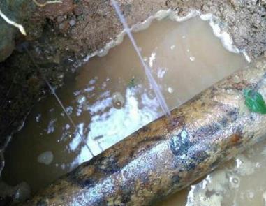 长顺楼顶渗水维修公司分享下地暖漏水的原因及检测方法。